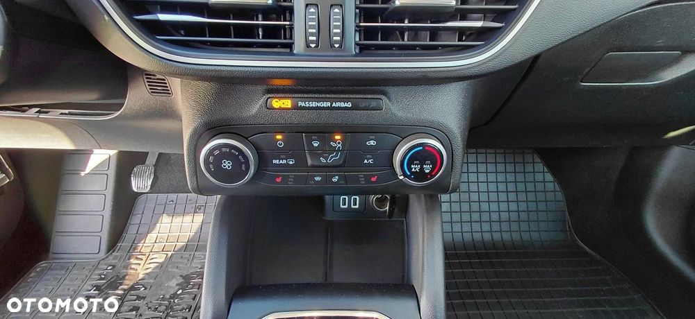 Ford Focus 1.5 EcoBlue SCR Connected - 19