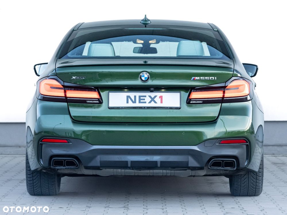 BMW Seria 5 M550i xDrive - 11
