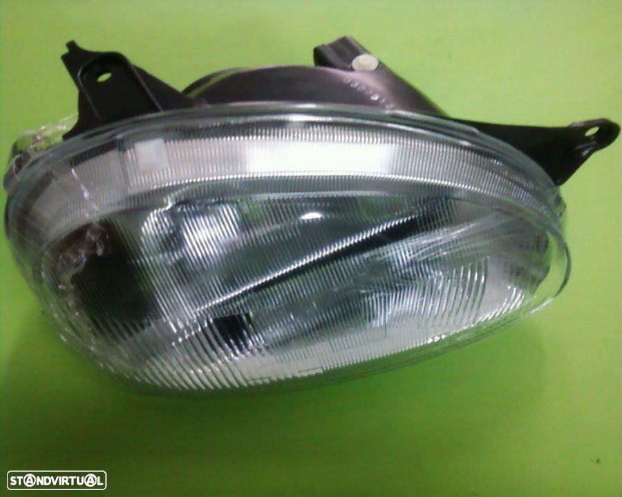 farois frente Opel Corsa B Anos 1993 até 2000 (NOVO) - 1