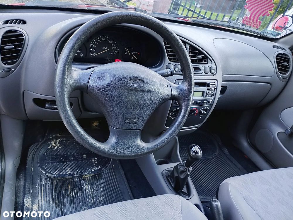 Ford Fiesta 1.3 - 5
