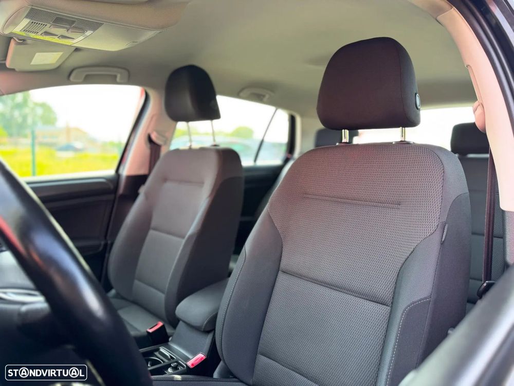 VW Golf 1.6 TDI Confortline - 16