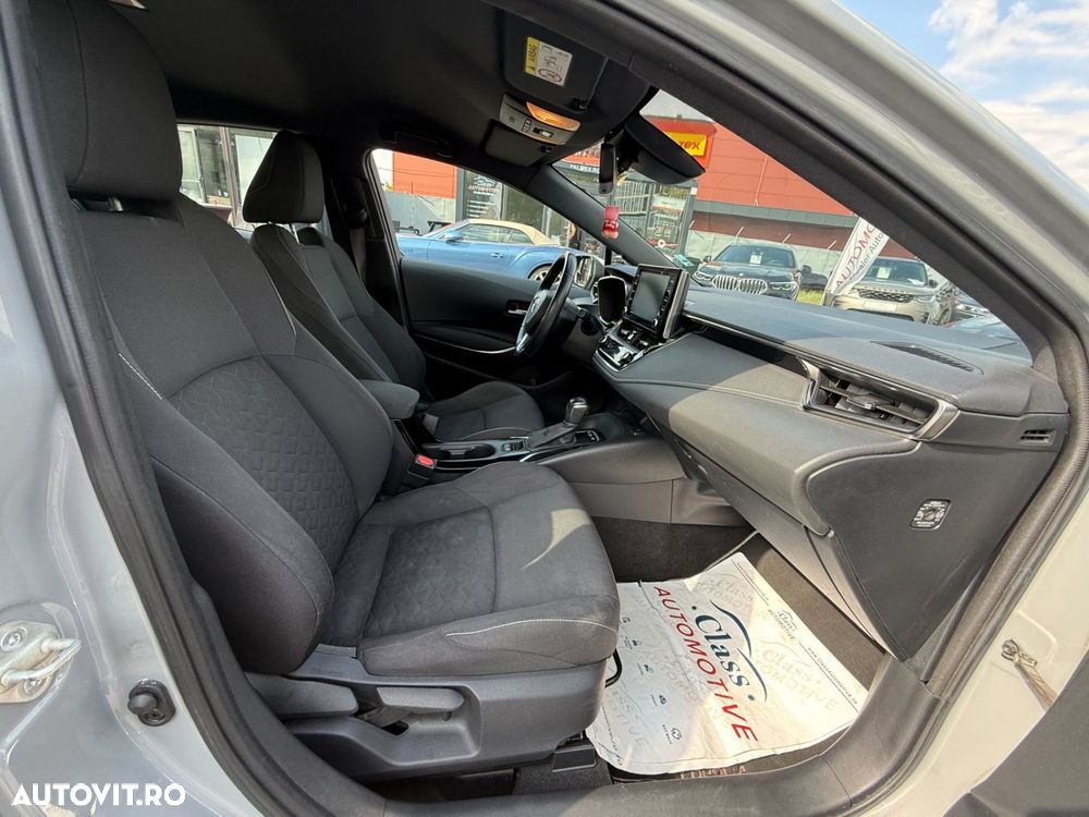Toyota Corolla 1.8 HSD Dynamic - 11