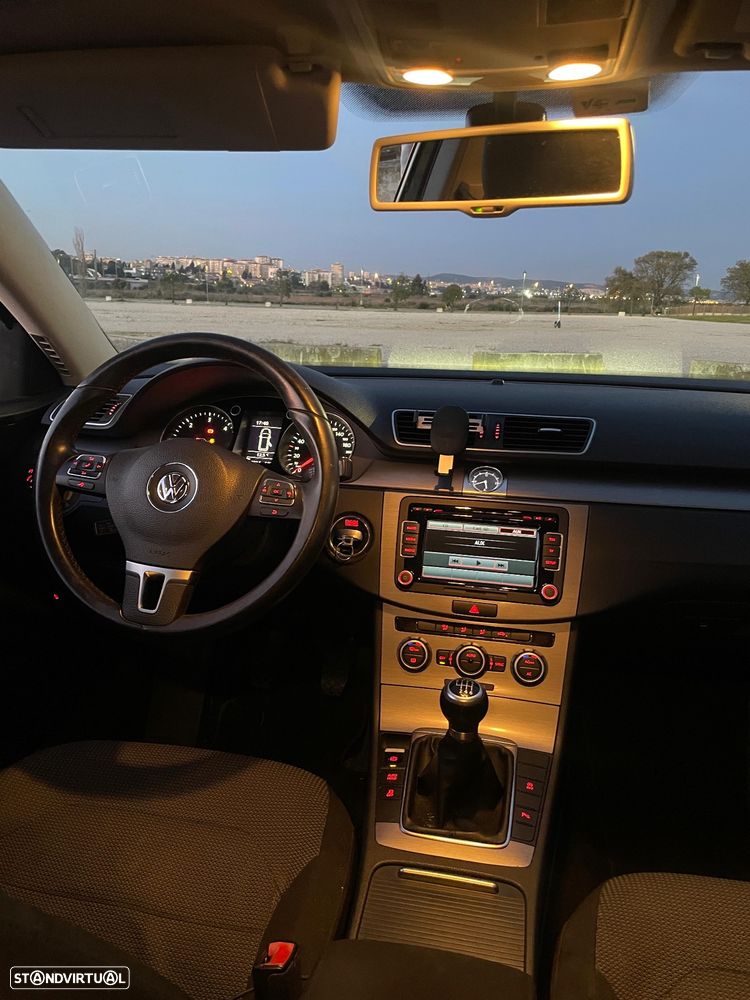 VW Passat Variant - 5