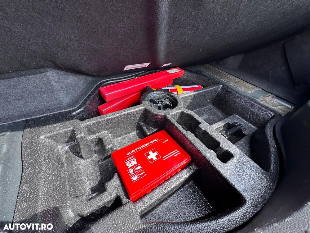 Ford Mondeo 2.0 HEV Trend - 29