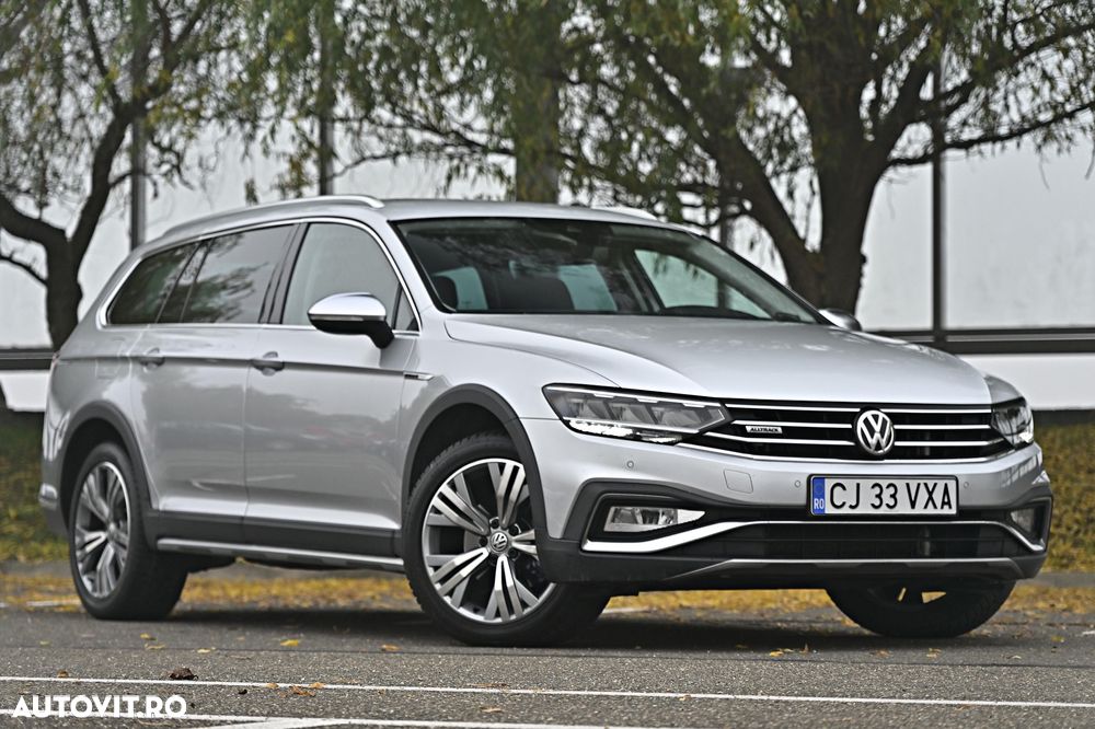 Volkswagen Passat - 1