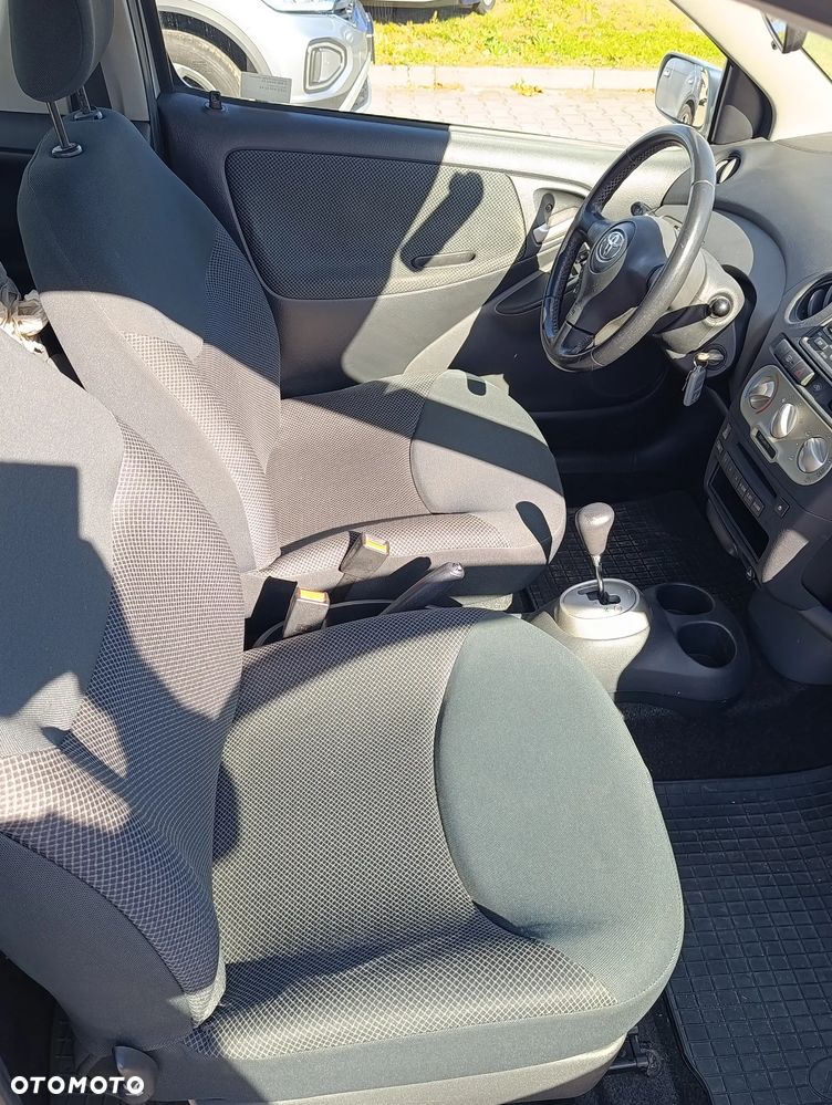 Toyota Yaris - 9