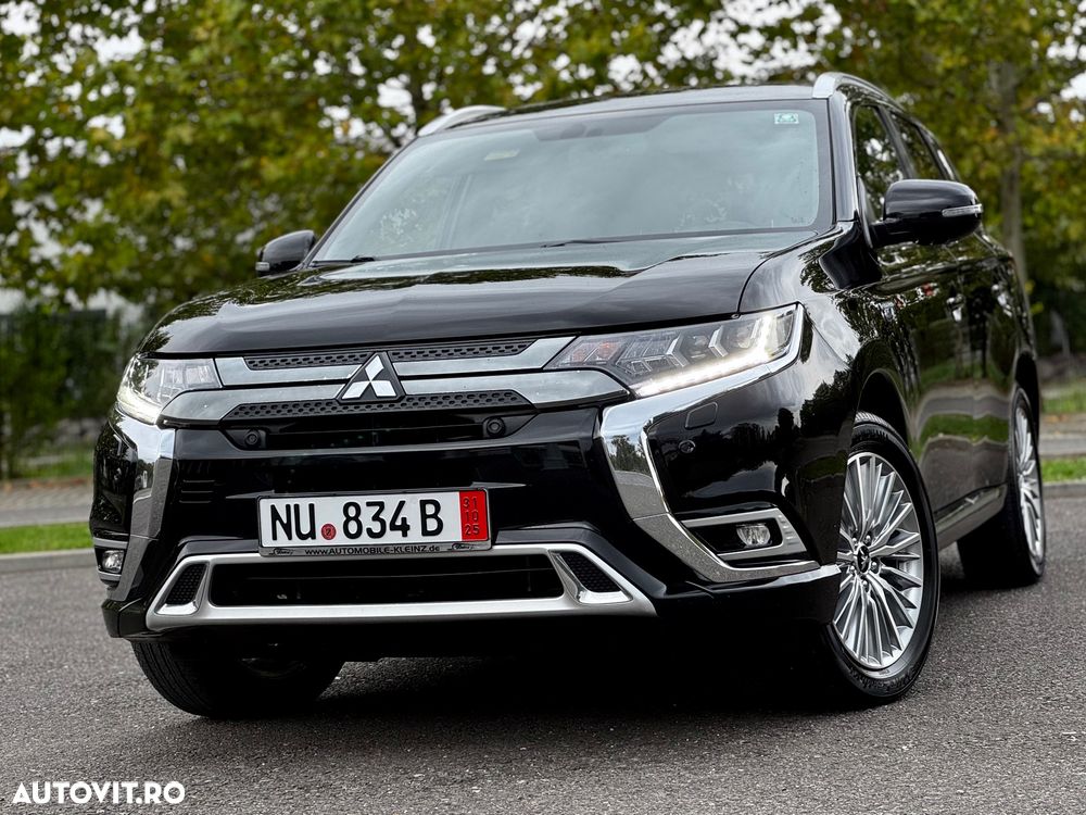 Mitsubishi Outlander 2.4 4WD Plug-In Hybrid Top - 1