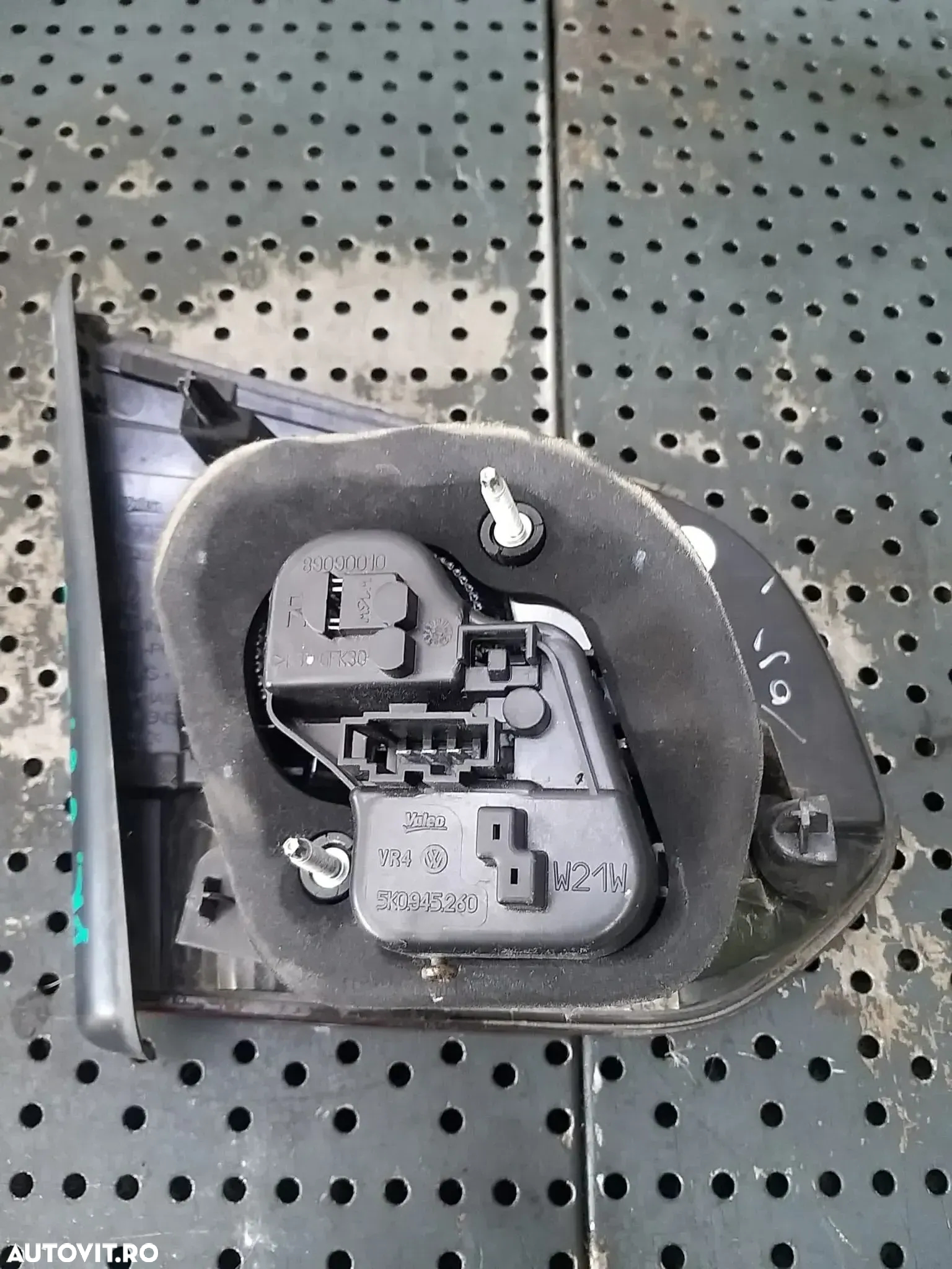 Stop tripla lampa dreapta haion vw golf 6 5k hatchback 5k0945108 89090386 - 3