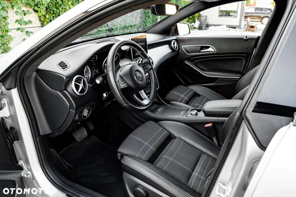 Mercedes-Benz CLA 200 7G-DCT Peak Edition - 19