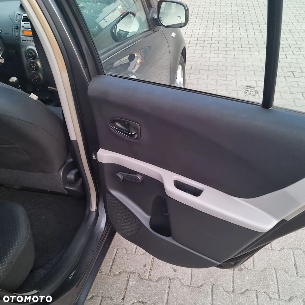 Toyota Yaris - 18