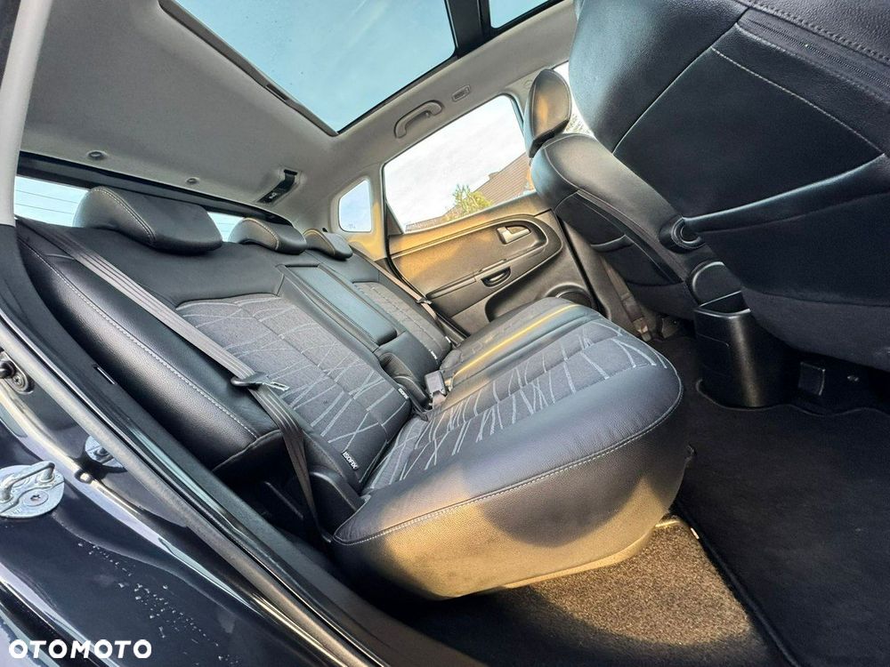 Kia Venga 1.6 CVVT Dream Team Edition - 28