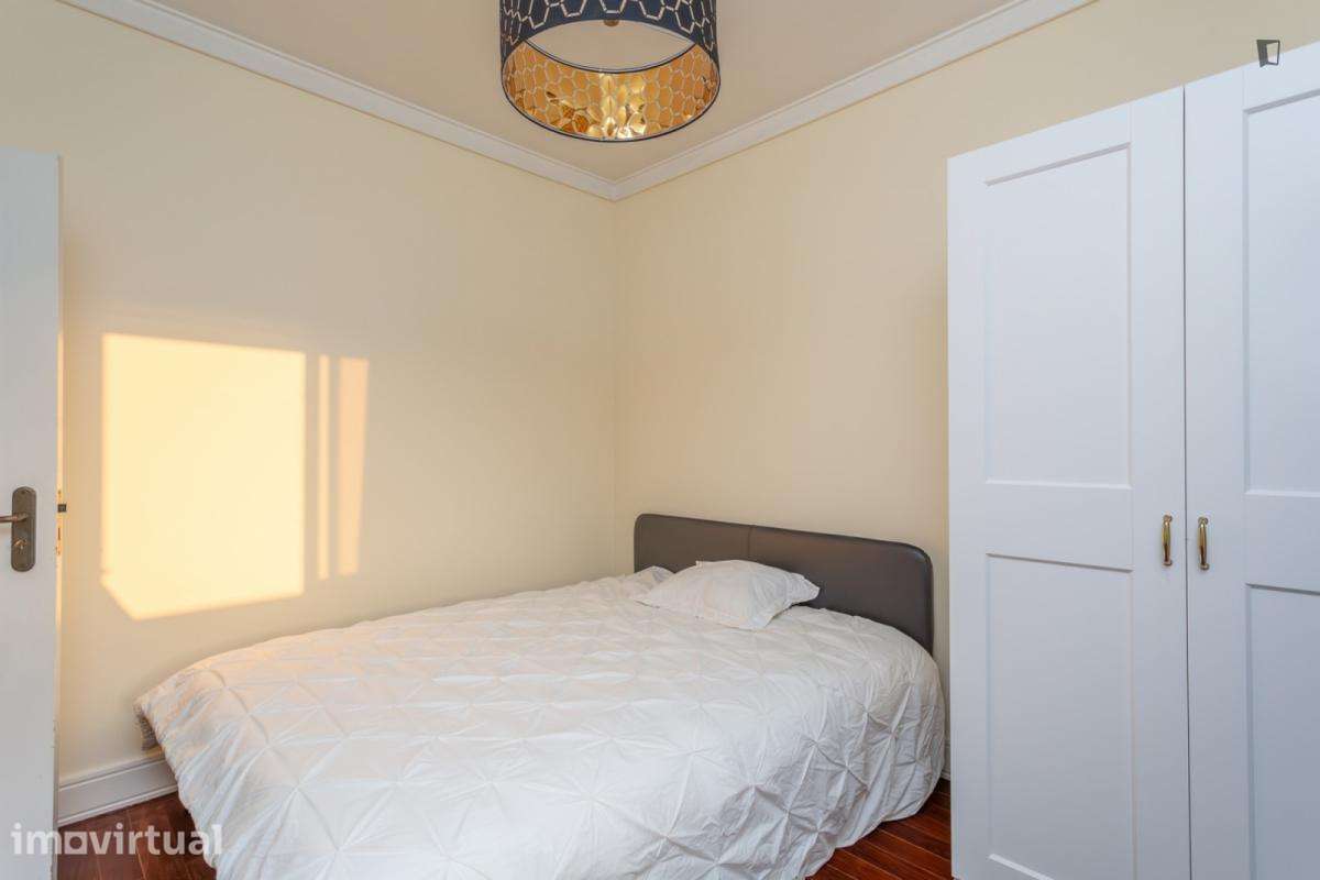 Quarto - localizado em Roma-Areeiro Lisbon - Grande imagem: 3/26