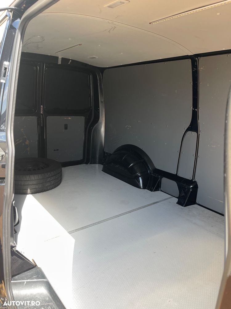Volkswagen Transporter 2.0TDI  LUNG  USI SPATE - 25