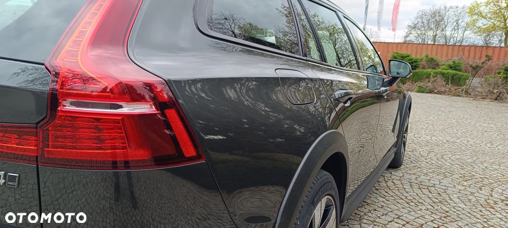 Volvo V60 Cross Country - 21
