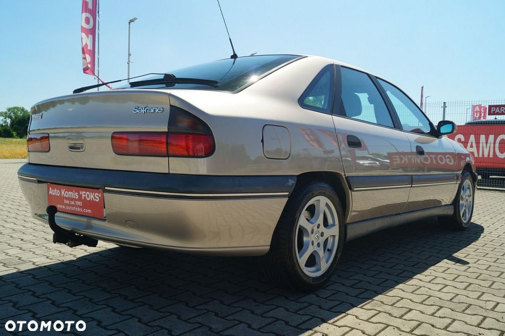 Renault Safrane - 8