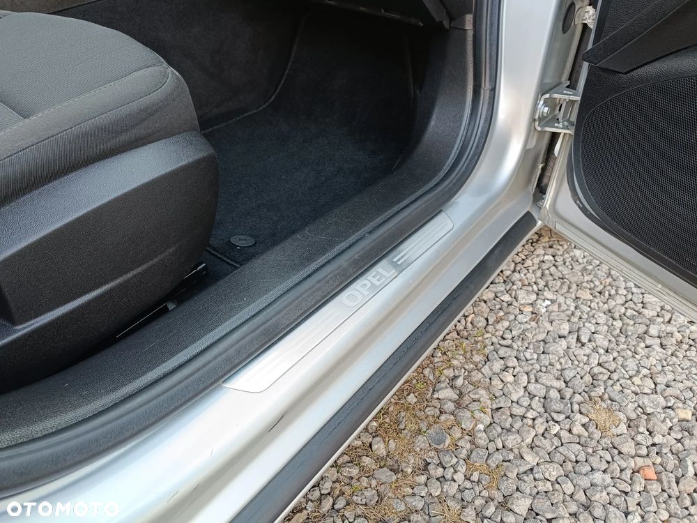 Opel Insignia 1.6 Turbo Design Edition - 35