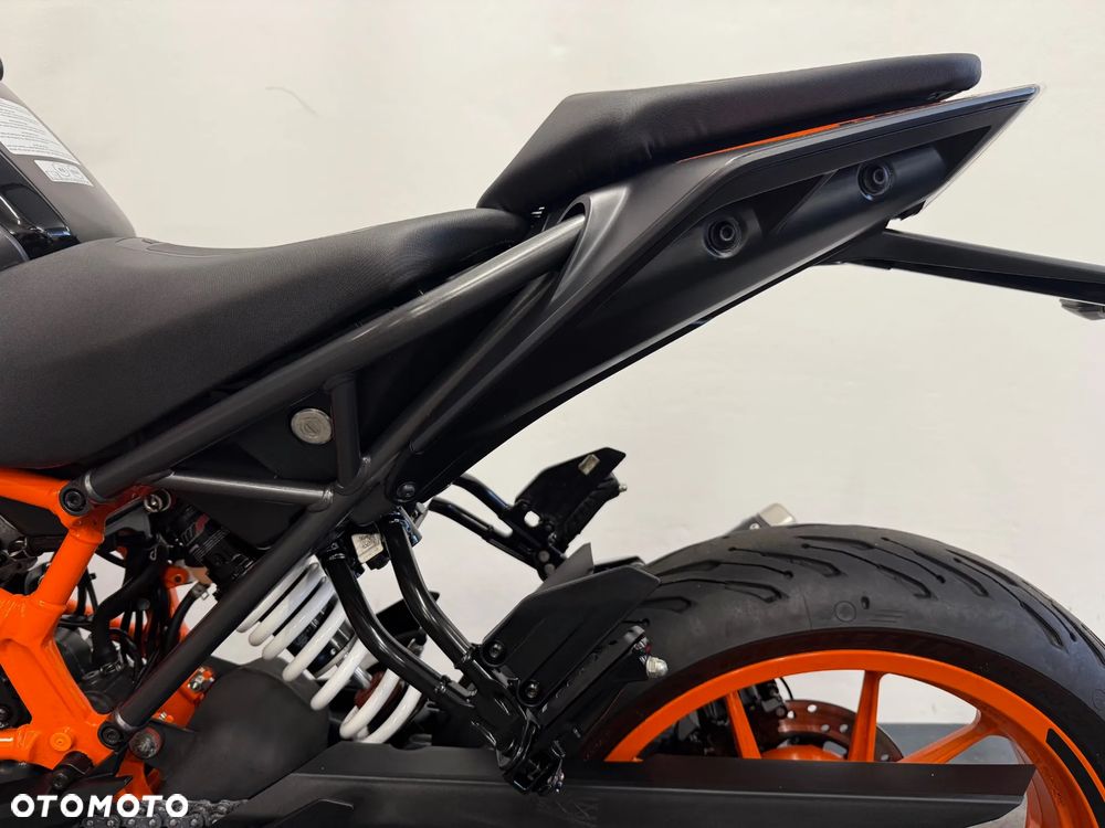 KTM Duke 125 - 22