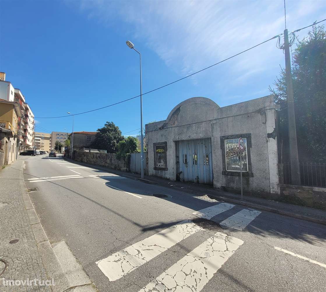 Terreno de 583 m2 a 5 min. do Hospital São João! - Grande imagem: 3/5