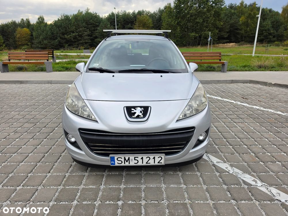Peugeot 207 2010 photo 3
