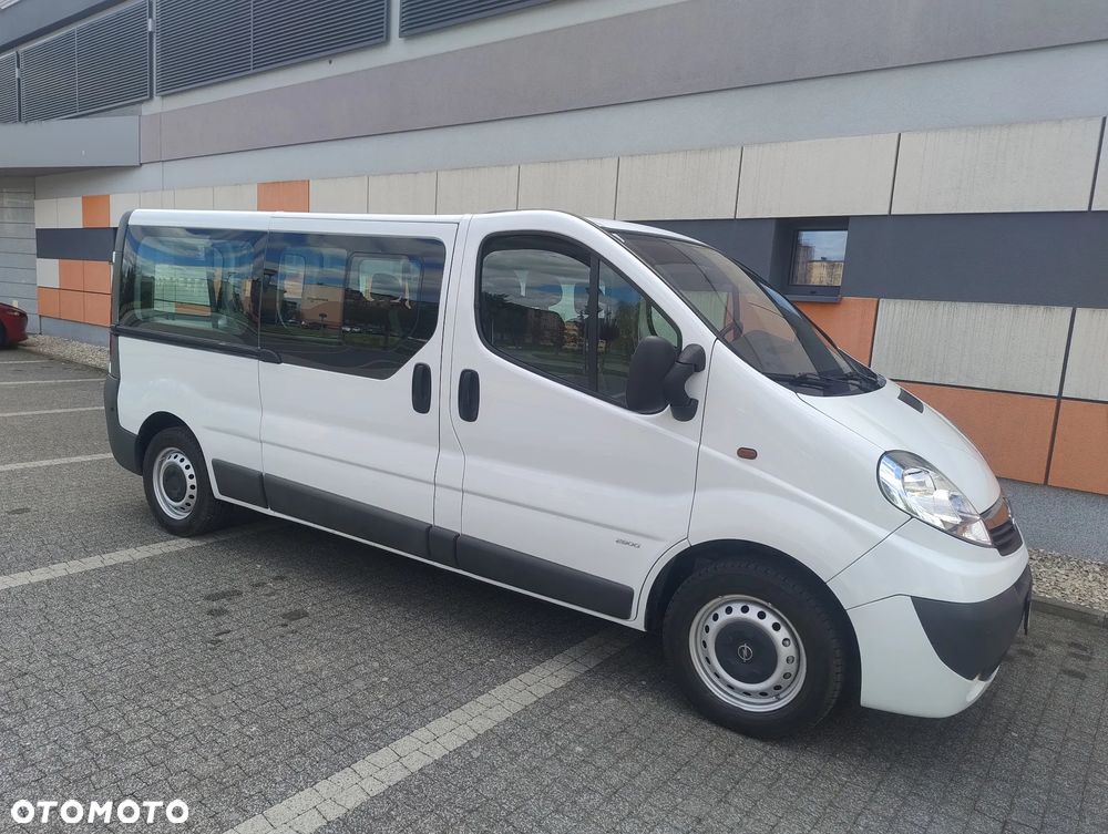 Opel Vivaro - 1