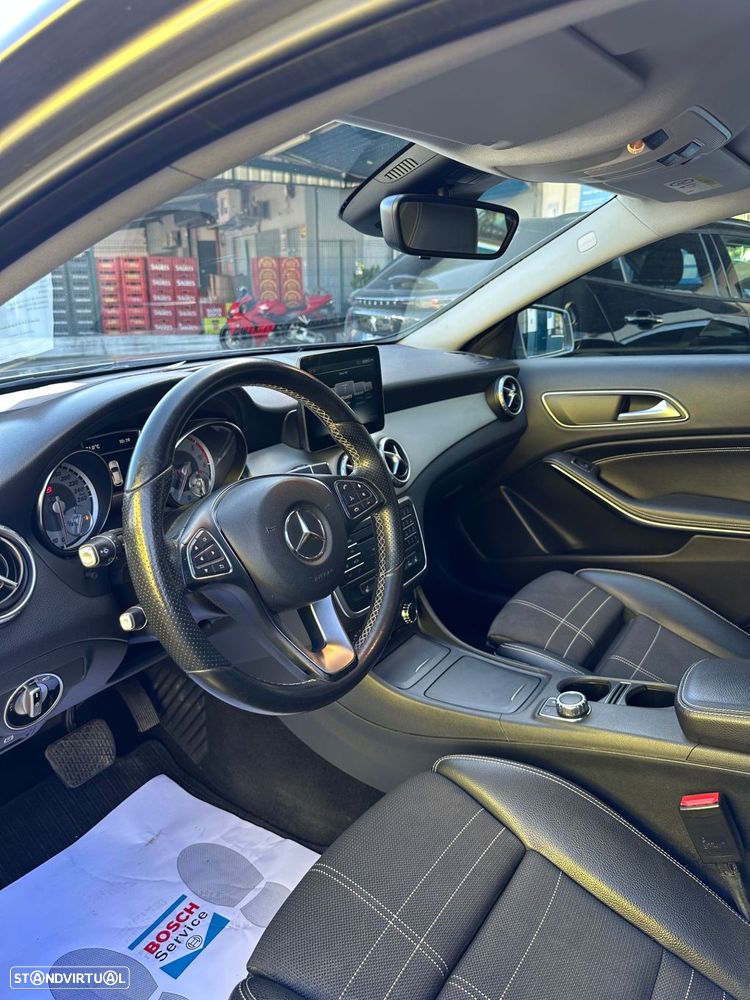 Mercedes-Benz GLA 220 d 4Matic 7G-DCT Style - 10