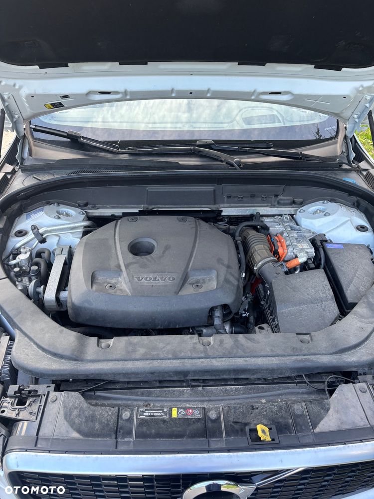 Volvo XC 60 T8 AWD Plug-In Hybrid R-Design - 28