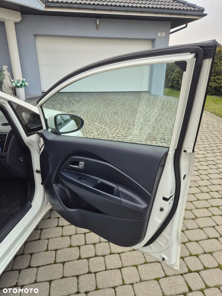 Kia Rio 1.4 M - 8