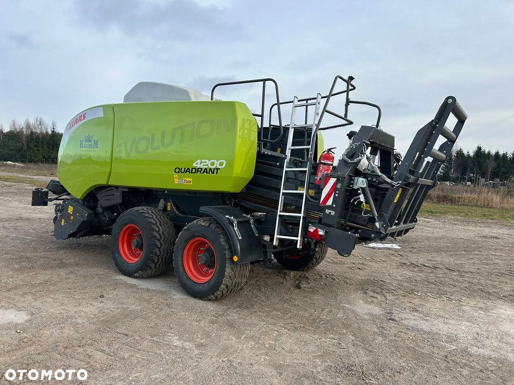 Claas 660 tys netto Claas Quadrant 4200 - 5