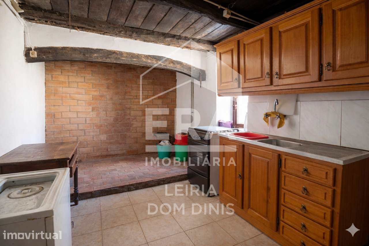 Moradia Rústica T3, inserida num terreno com uma área de 450m2 - Grande imagem: 2/12