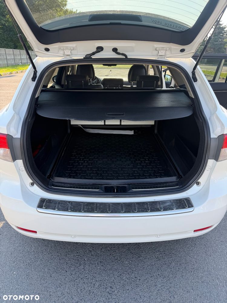 Toyota Avensis 2.0 Prestige NAVI - 18