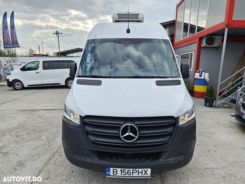 Mercedes-Benz Sprinter - 2