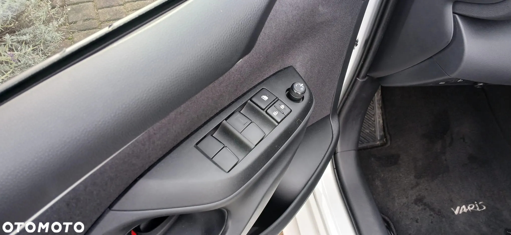 Toyota Yaris Hybrid 1.5 Comfort - 10