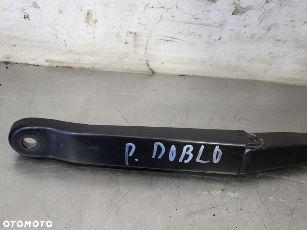 RAMIONA WYCIERACZEK PRZEDNIE FIAT DOBLO 1.2 - 2