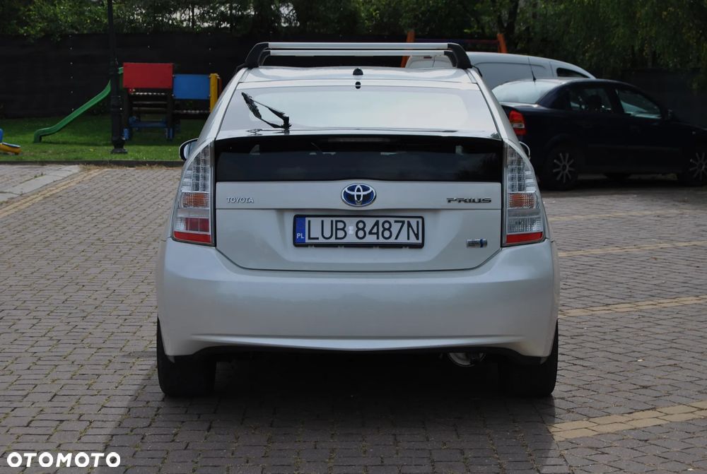 Toyota Prius - 17