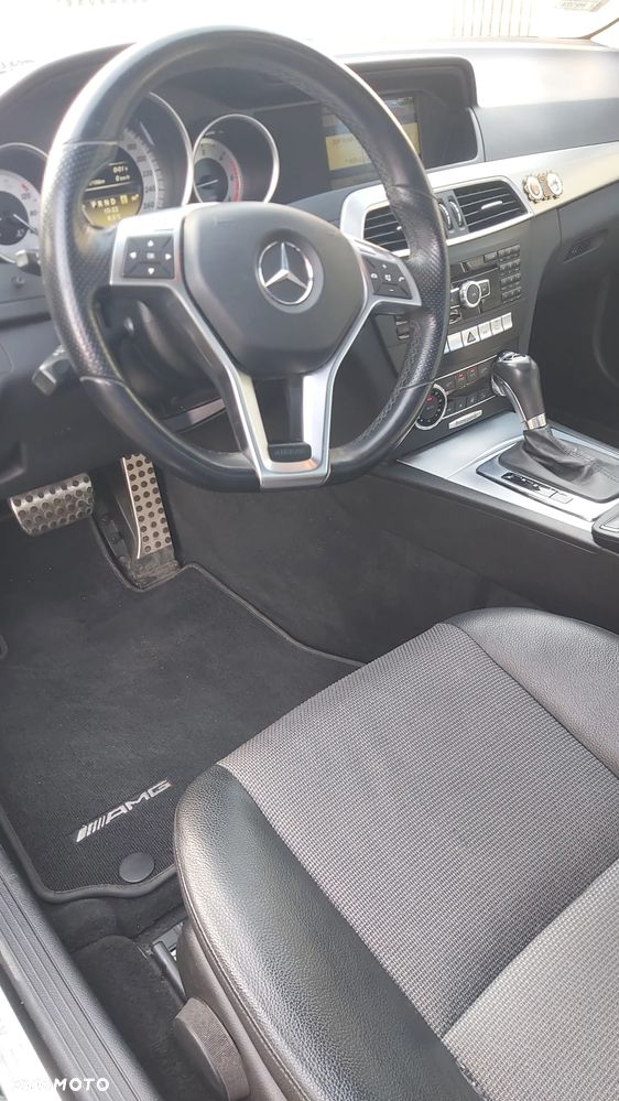 Mercedes-Benz Klasa C 220 CDI 4Matic 7G-TRONIC Avantgarde - 28