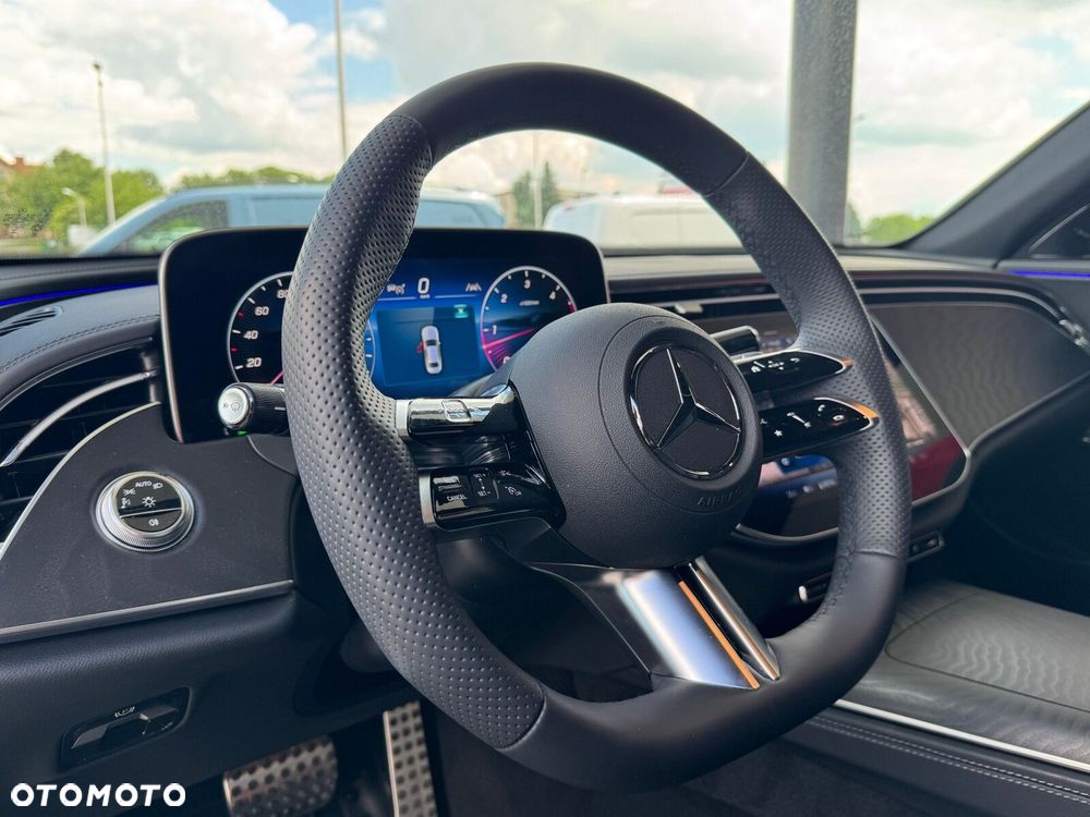 Mercedes-Benz Klasa E 220 d mHEV 4-Matic AMG 9G-Tronic - 14