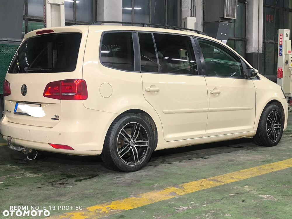 Volkswagen Touran 2012 photo 4