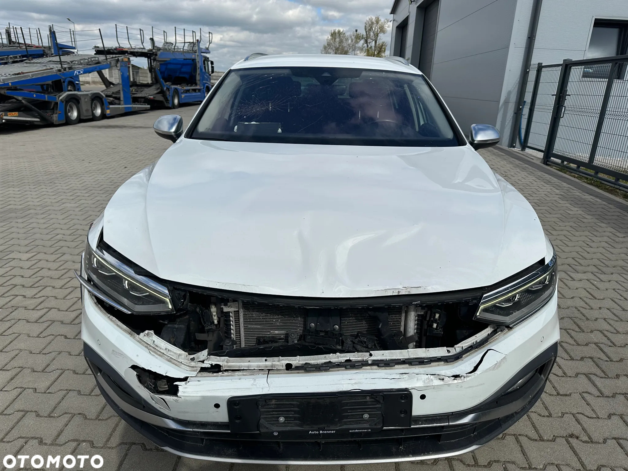 Volkswagen Passat Variant 2.0 TDI SCR DSG 4Motion Alltrack - 2