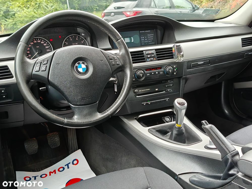 BMW Seria 5 520i - 12