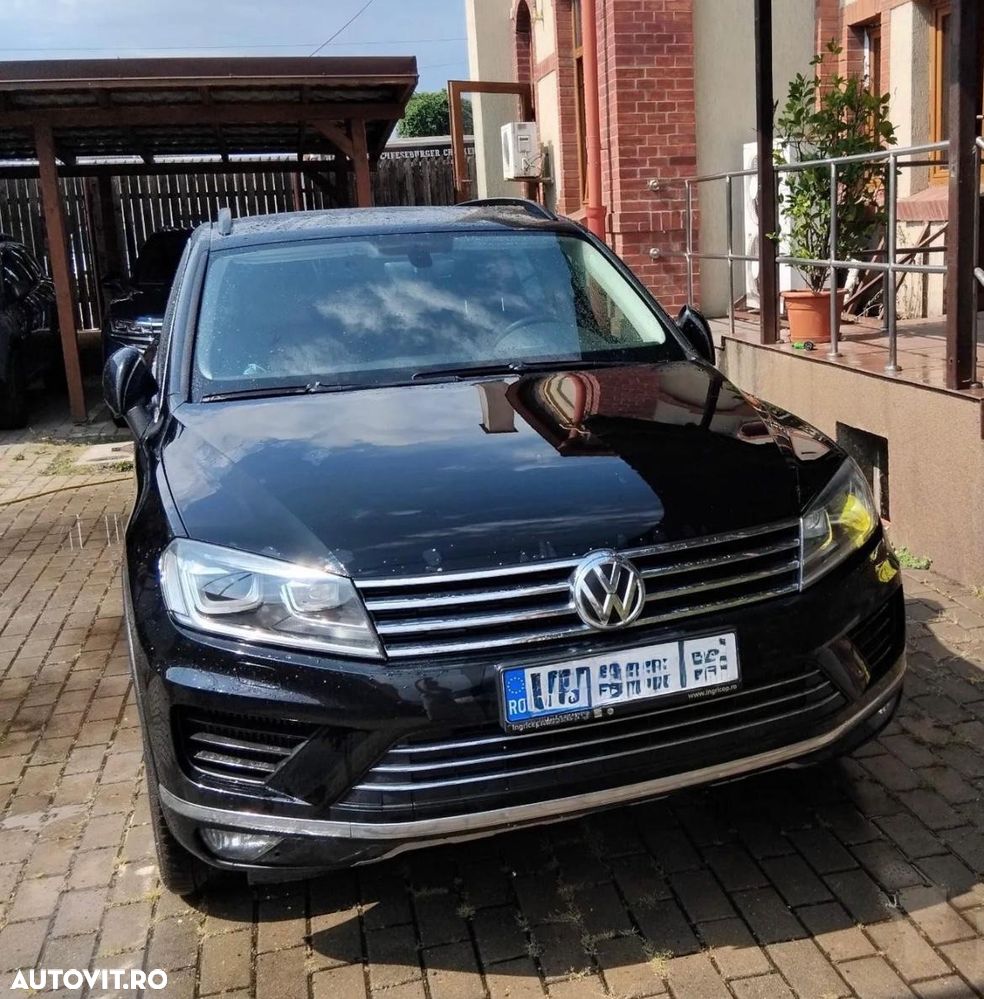 Volkswagen Touareg - 1