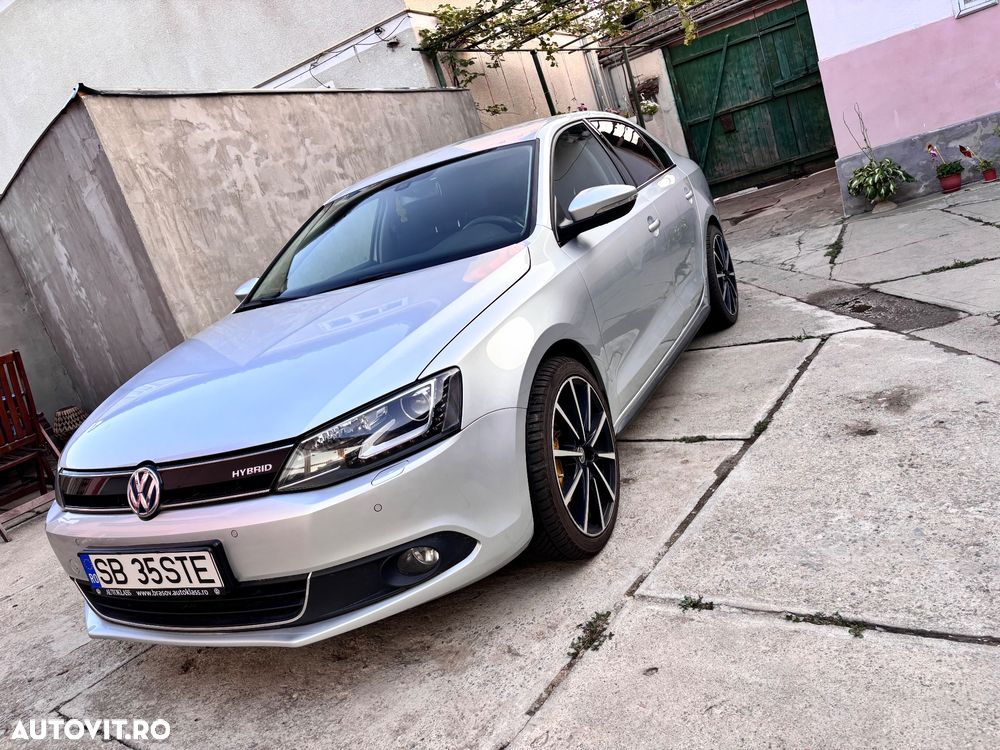 Volkswagen Jetta - 1