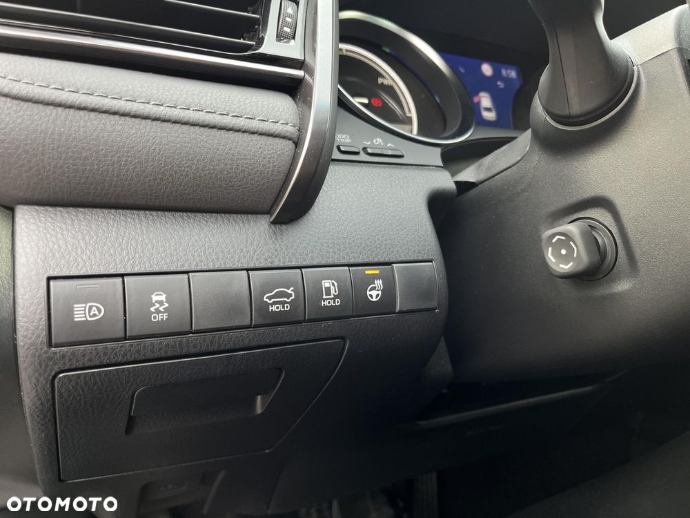 Toyota Camry 2.5 Hybrid Executive CVT - 21