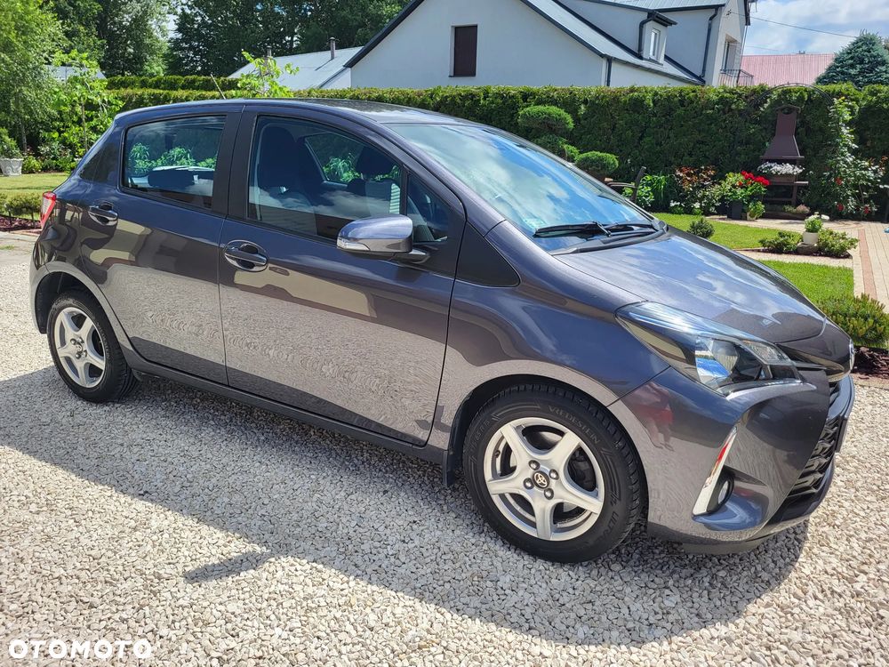 Toyota Yaris 1.5 Premium CVT - 2