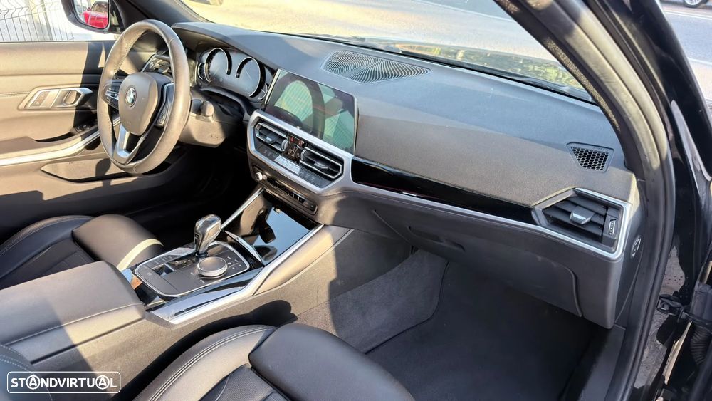 BMW 320 d Ultimate Auto - 12