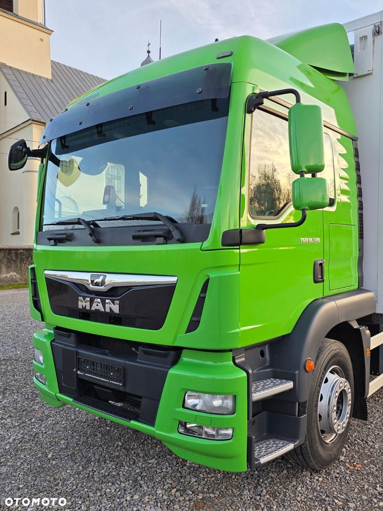 MAN TGM 18.320 / 18.290 / 15.290 / IZOTERMA / WINDA / 19PALET / E6  / 08.2018 / LIFT / SPROWADZONY / AUTOMAT / SYPIALKA / PIERWSZY WŁAŚCICIEL / BOCZNE DRZWI / STAN BARDZO DOBRY - 9