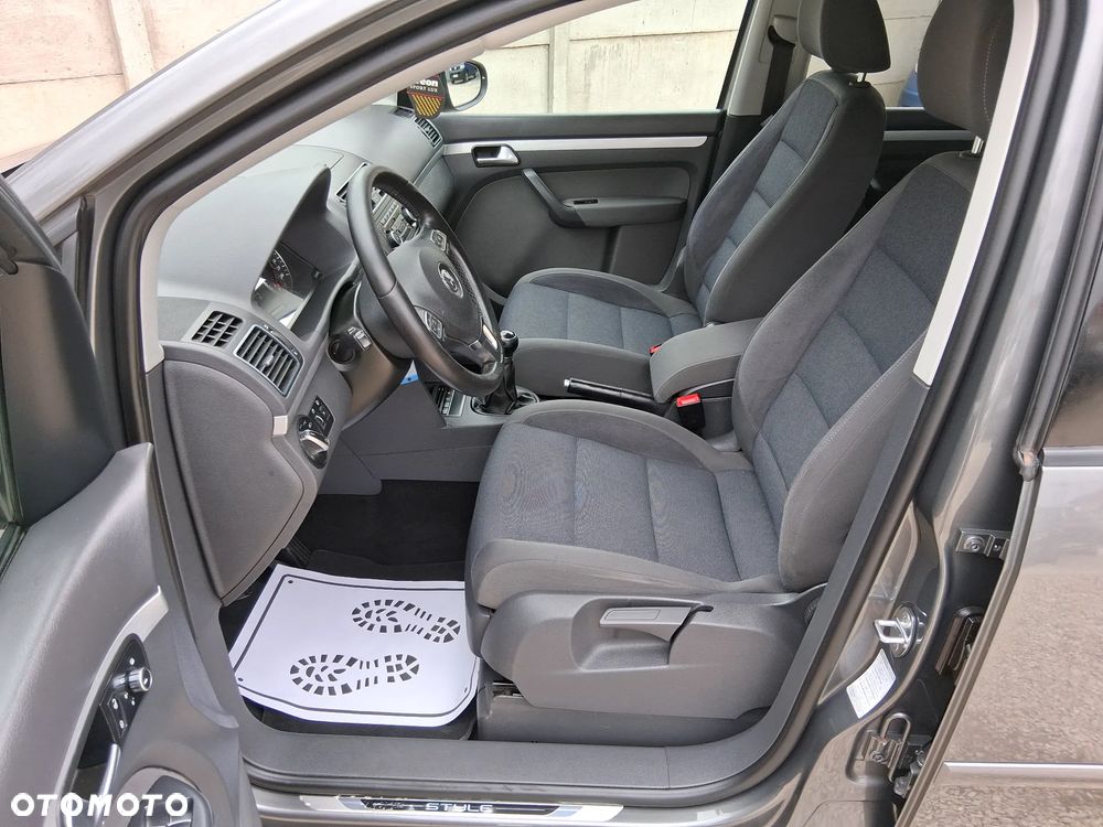 Volkswagen Touran 2.0 TDI DPF BlueMotion Technology STYLE - 7