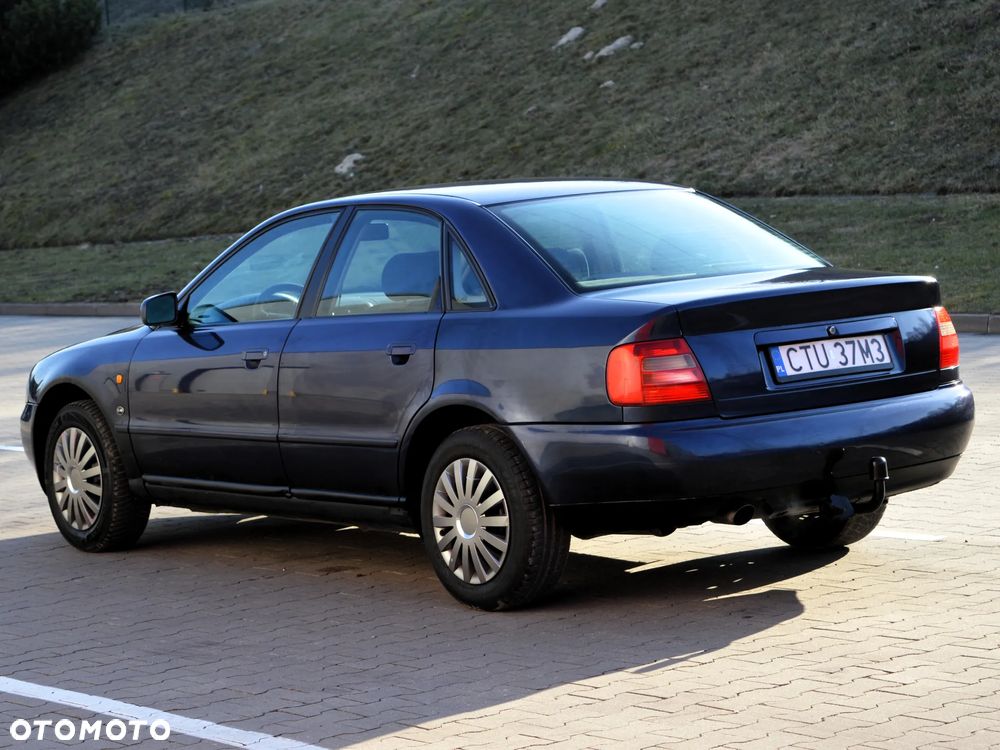 Audi A4 Limousine - 4
