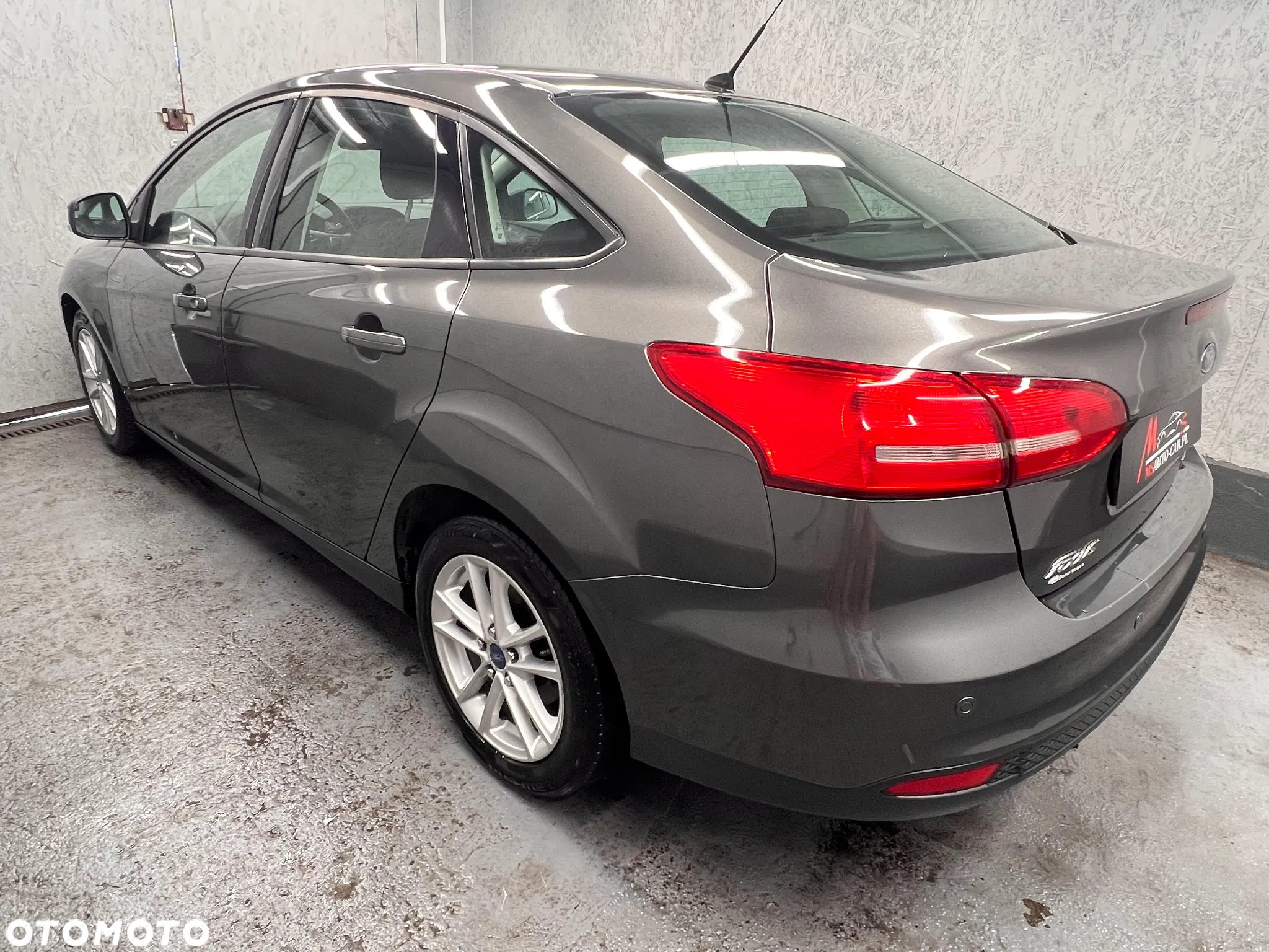Ford Focus 1.0 EcoBoost Trend - 9