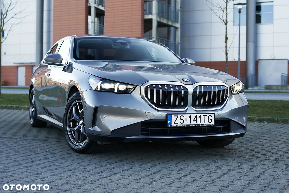 BMW Seria 5 520i mHEV - 1