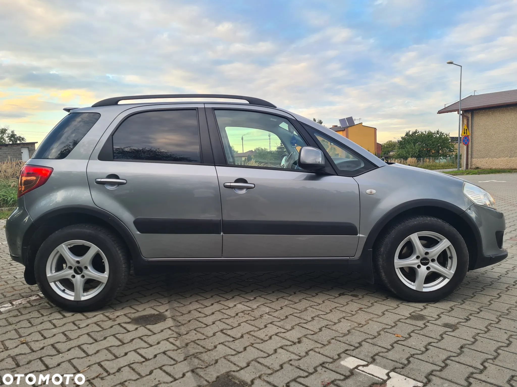 Suzuki SX4 1.6 GLX / Comfort - 1